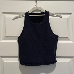 VUORI elevation plyo tank - midnight heather. Size small. Cropped tank with pads
